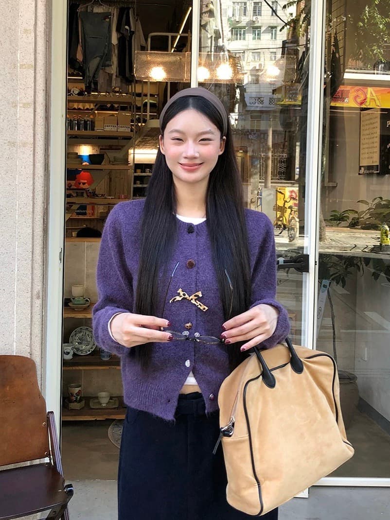 한 부서 절묘한 터틀넥 자수 홀로우 아웃 니트 기본 셔츠 여성 가을 겨울 고급 센스 모피 인사이드 가져 가라. 느긋한 바람 맨위 이미지 2
