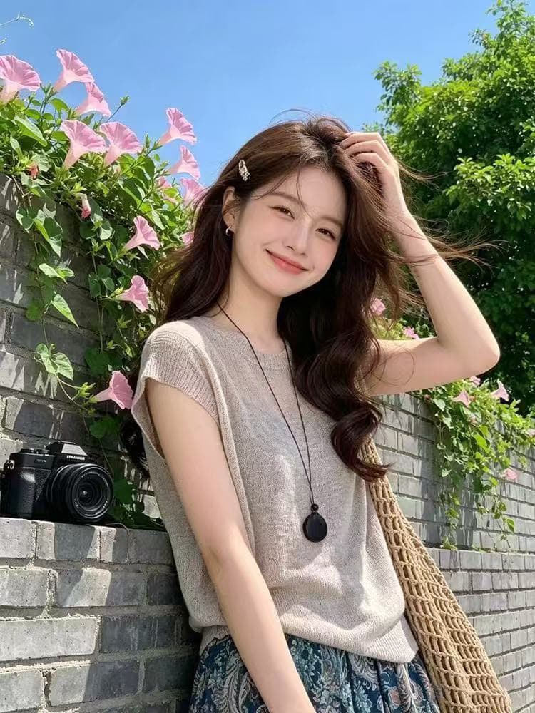 2026 여름 새로운 라운드 넥 니트 반팔 여성 품격 슬림해 보이는 작은 키 슈퍼 잘 생긴 miu 부서 부드러운 찹쌀 맨위 이미지 2