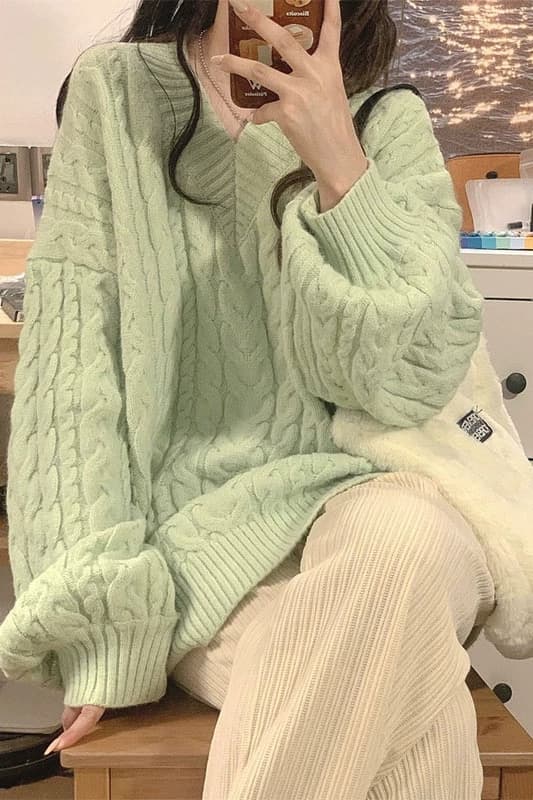 V넥 두꺼운 꽈배기 스웨터 여자 가을 겨울 루즈핏 외출용 느긋한 바람 디자인 센스 작은 대중 보온 니트 스웨터 맨위 이미지 2