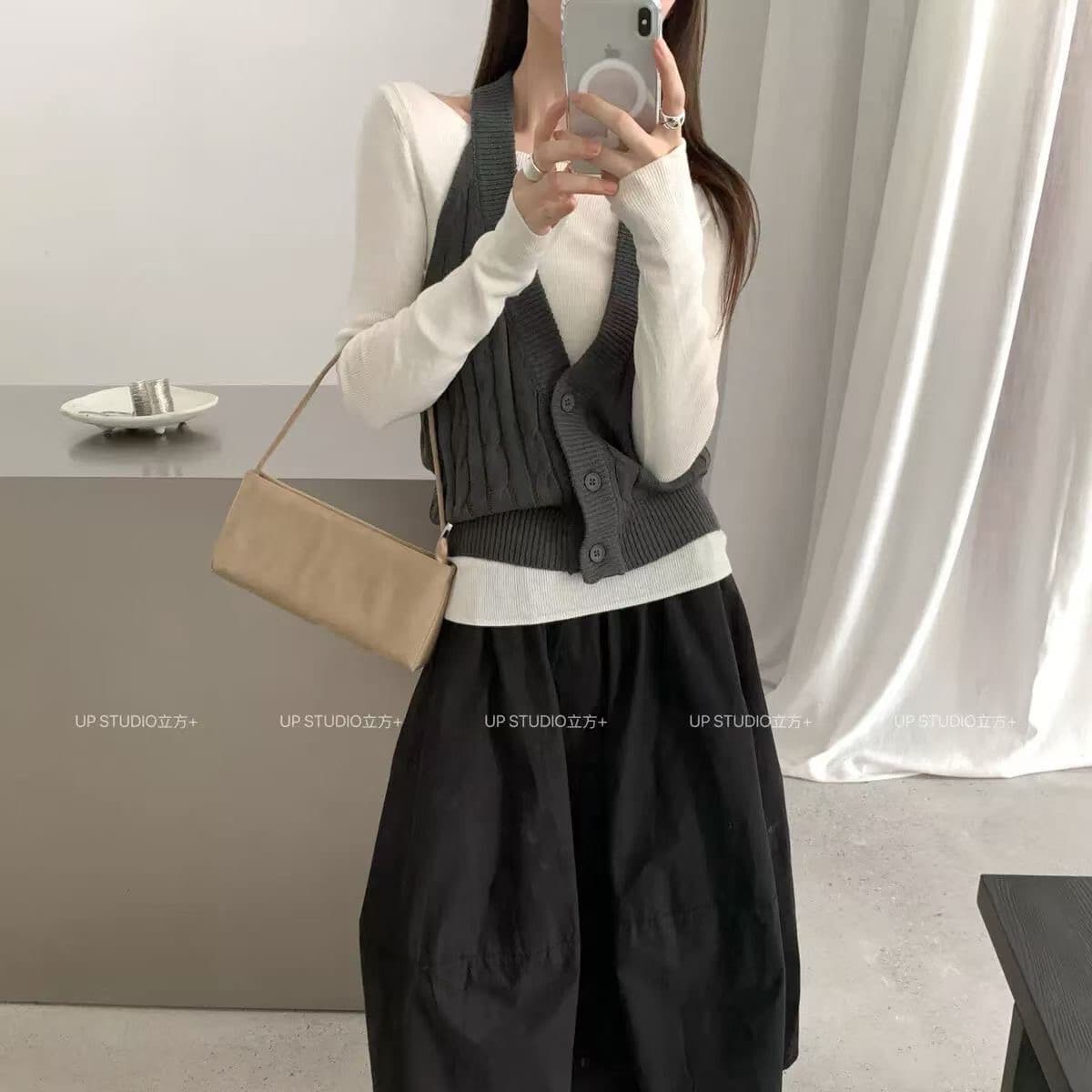 가을 켜기 새로운 인터넷 유명인 폭발 한 부서 디자인 센스 꽈배기 백리스 행침 목 조끼 니트 스웨터 상세 이미지 5