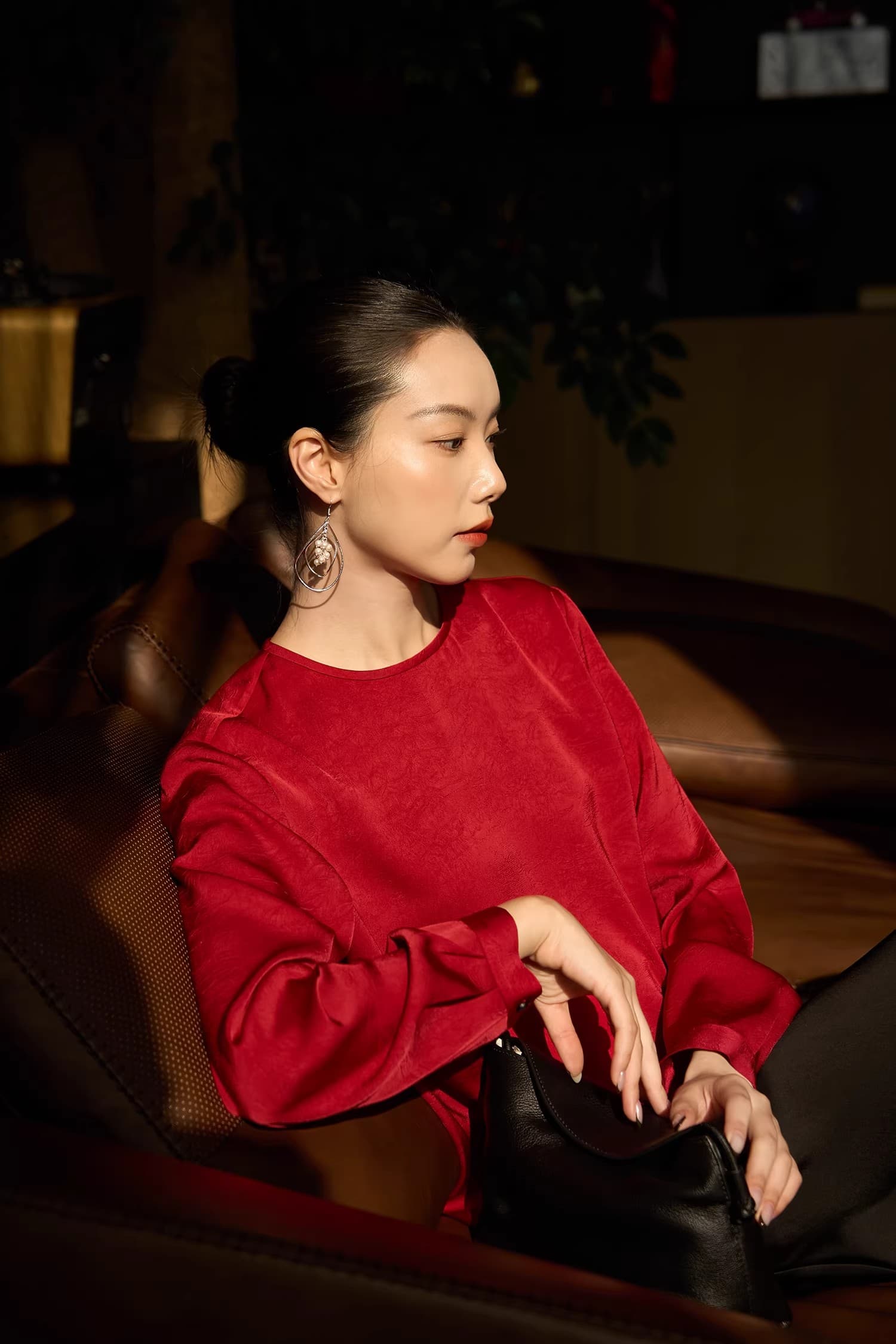 술에 취한 수달 매실을 찾기 위해 눈 속을 걷다 주름 질감 동양의 아름다움 품격 라운드 넥 작은 맨위 여성 새로운 상세 이미지 9