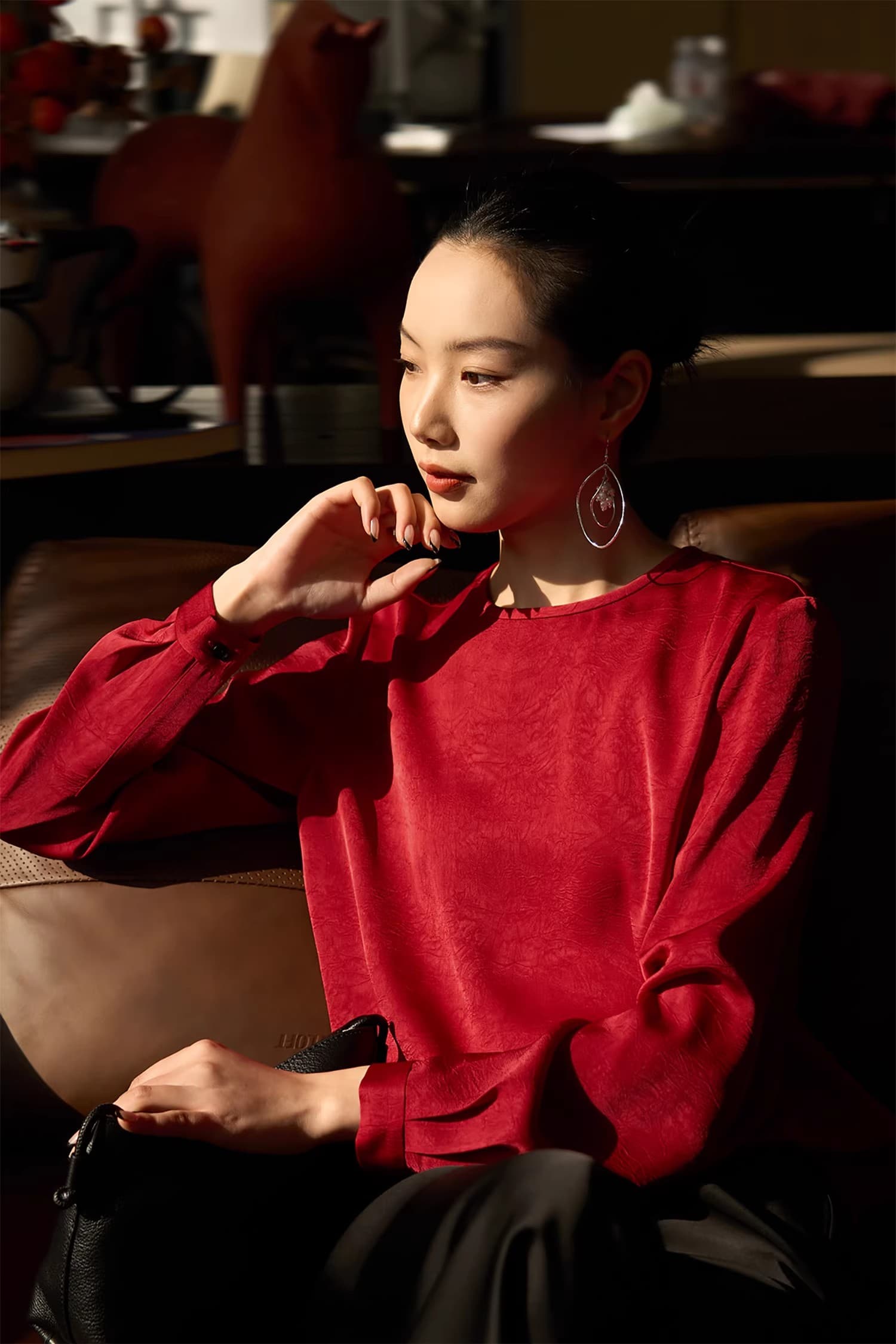 술에 취한 수달 매실을 찾기 위해 눈 속을 걷다 주름 질감 동양의 아름다움 품격 라운드 넥 작은 맨위 여성 새로운 상세 이미지 10