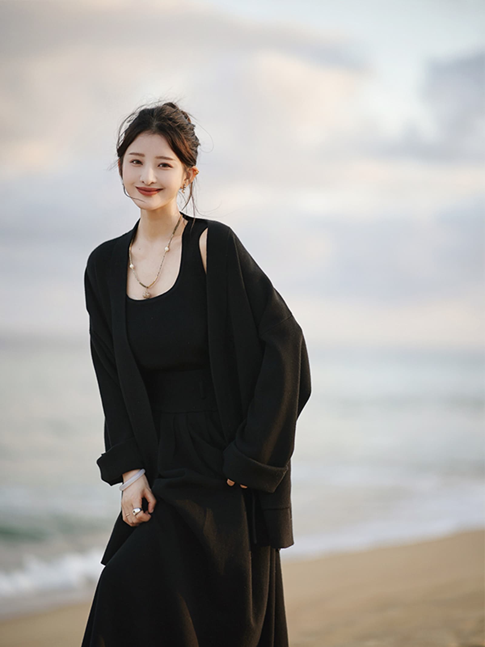 만 에센셜 오일 조끼 다용도 캐주얼 화이트 조끼 2026 봄 새로운 u 칼라 기본 셔츠 여성 이미지 4
