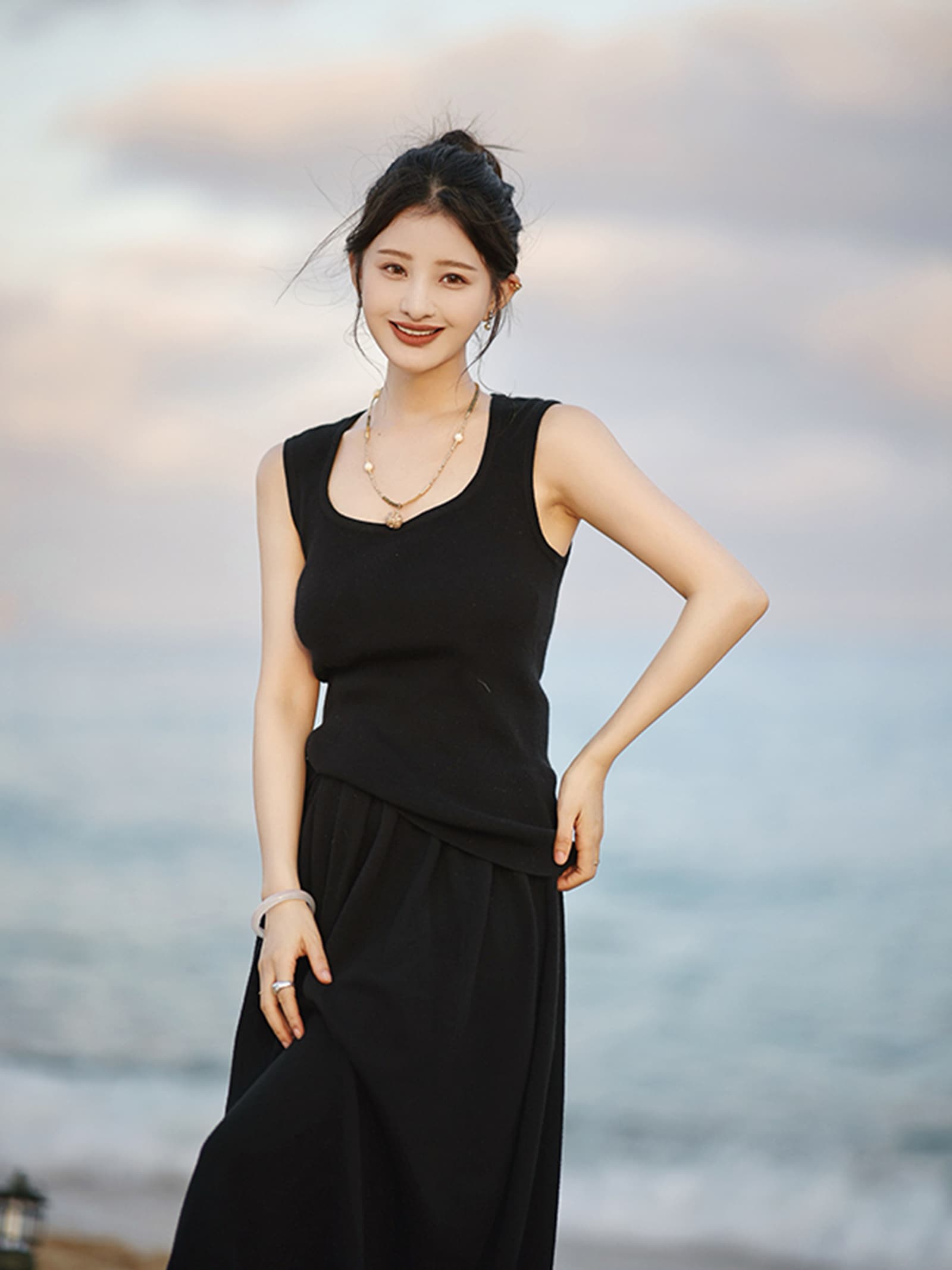 만 에센셜 오일 조끼 다용도 캐주얼 화이트 조끼 2026 봄 새로운 u 칼라 기본 셔츠 여성 이미지 3