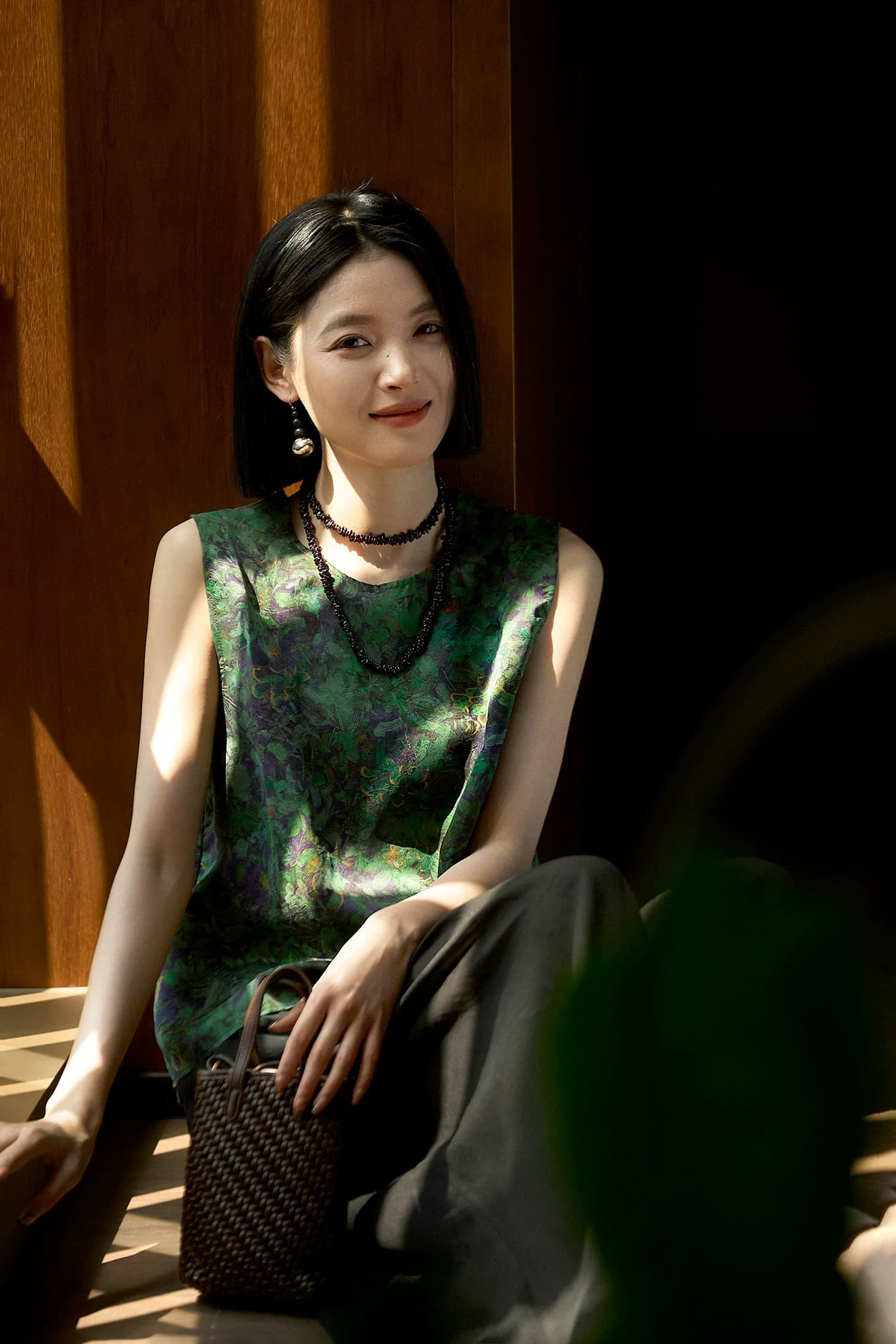 잉크 라임 금박 동양의 비싼 블라우스 프린트 소뿔 버클 업 의류 상세 이미지 1