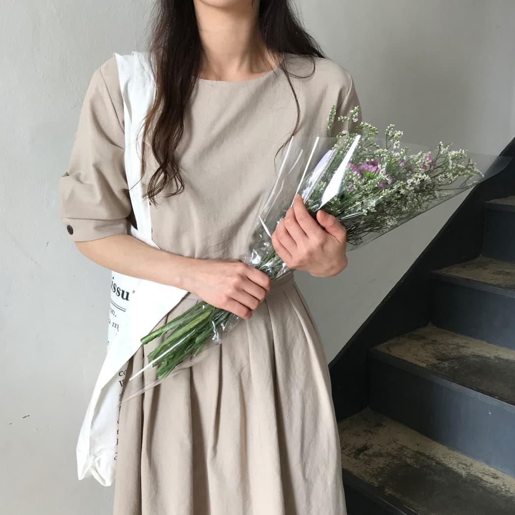 부드러운 작은 자매 품격 뒤로 버튼 허리 수축 레이스업 드레스 상세 이미지 1