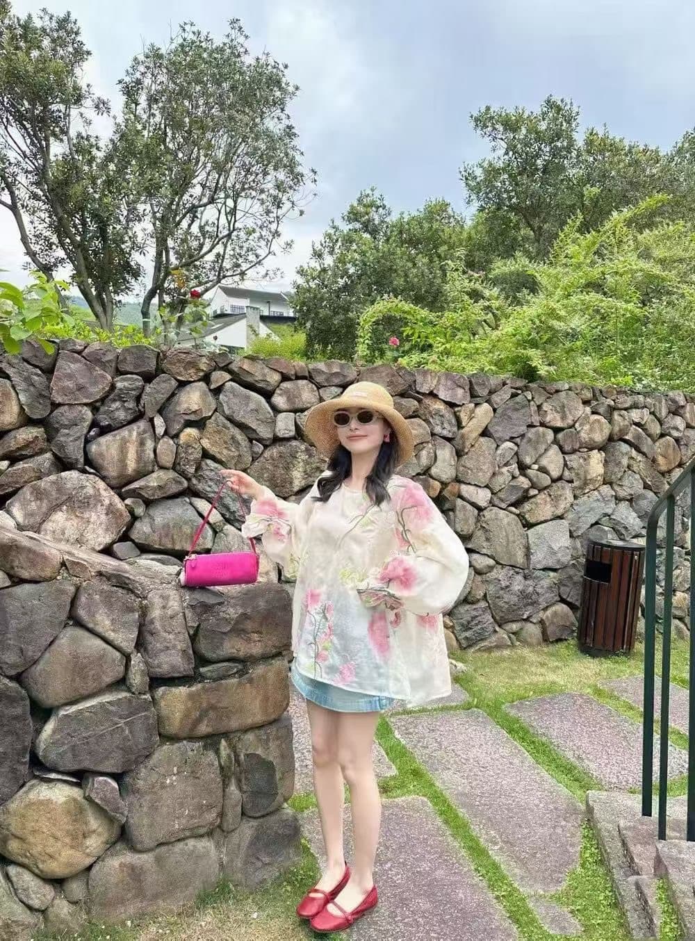 패션 연령 감소 출퇴근 여성 셔츠 2026 여름 새로운 루즈핏 라운드 넥 슬림해 보이는 프린트 긴팔 맨위 상세 이미지 6