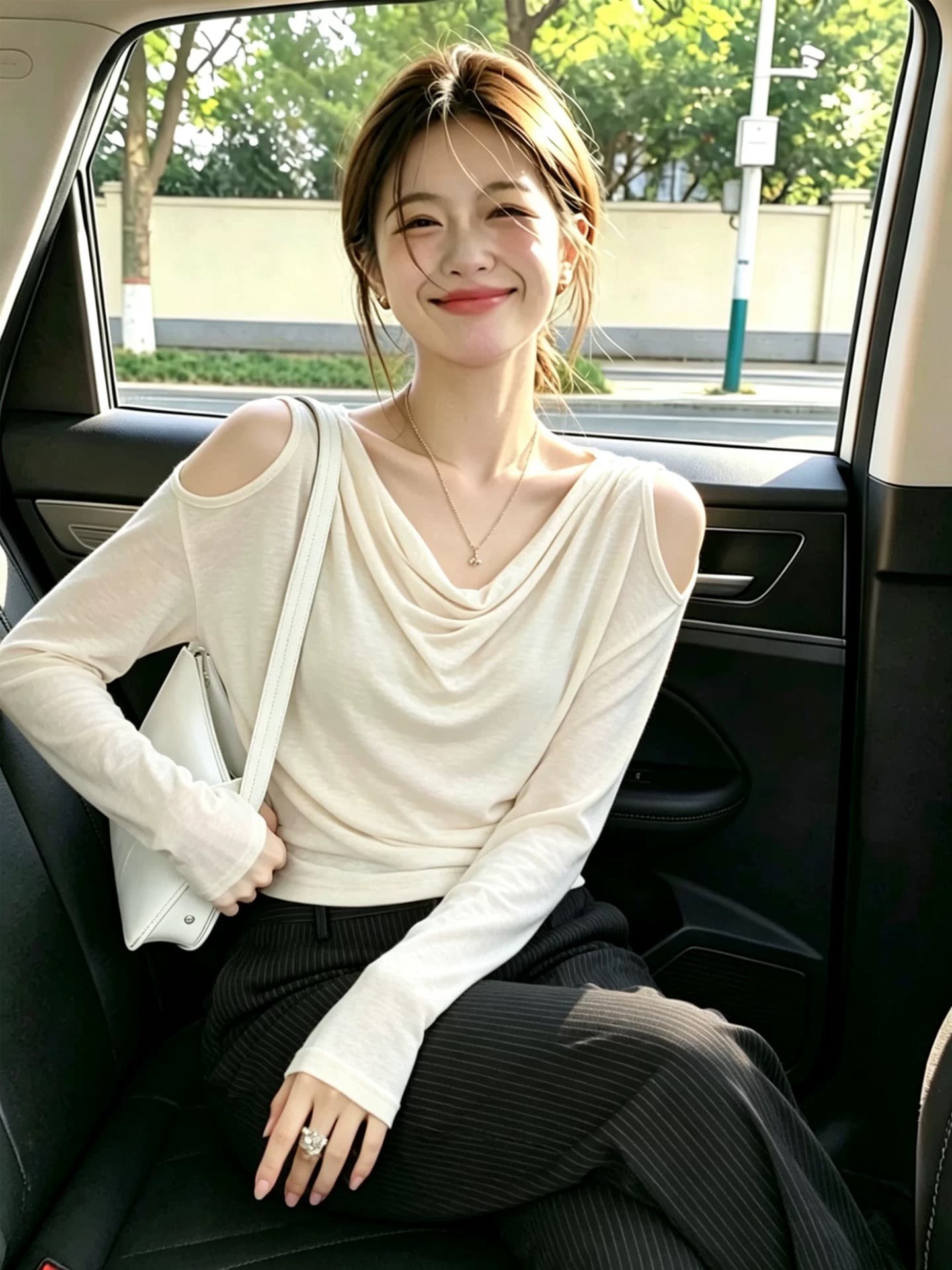 디자인 센스 새기다 빈 칼라 오프숄더 긴팔 티셔츠 여성 2026 새로운 여름 얇은 스타일 루즈핏 슬림해 보이는 자외선 차단 맨위