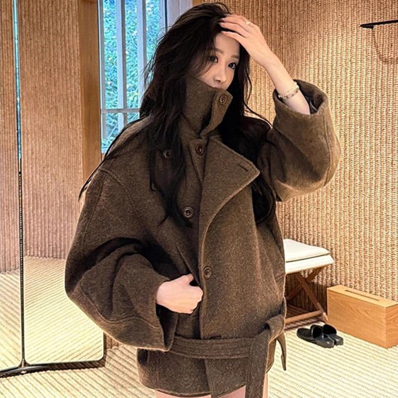 가을 겨울 새로운 느긋한 바람 단색 단추 스탠드 칼라 모직 여성 코트 품격 다용도 캐주얼 슬림해 보이는 다용도 코트 이미지 3