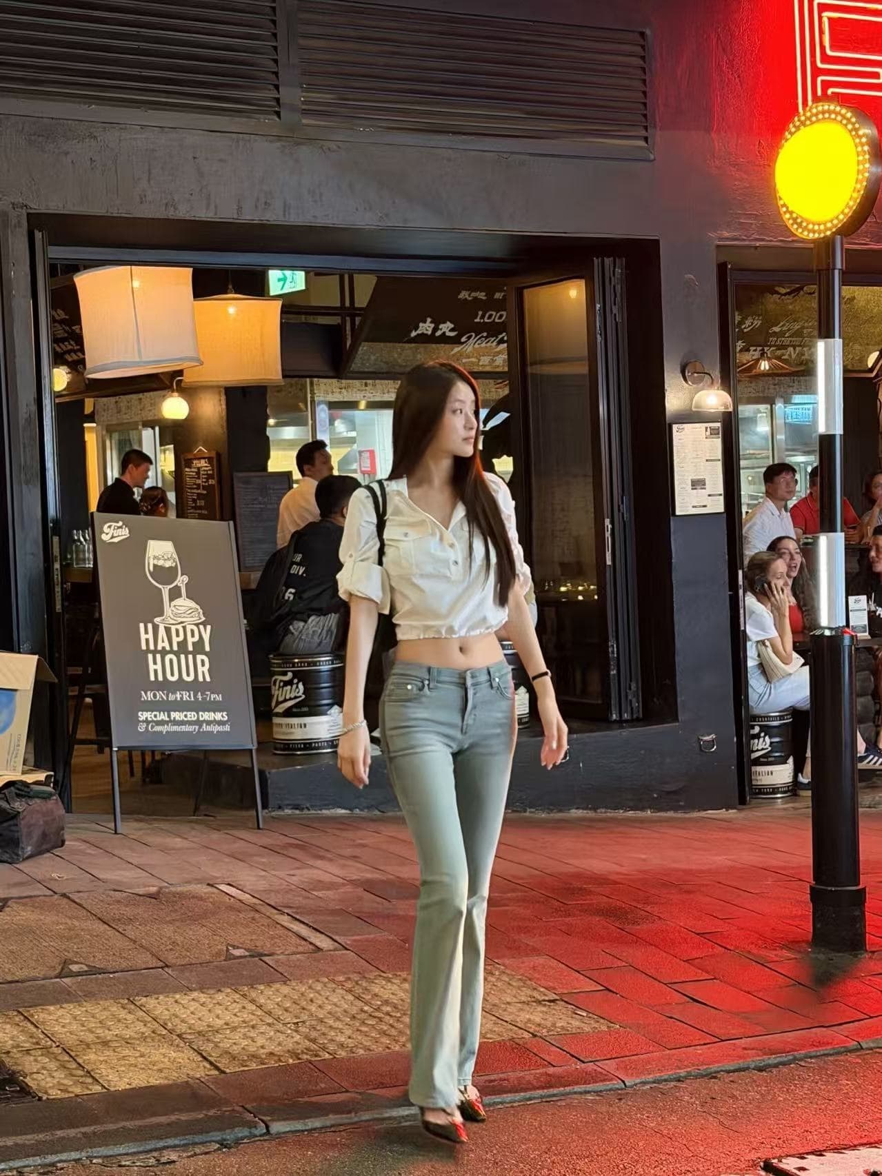 펭 넓적 다리 바지 한국 스타일 기초 다용도 밝은색 청바지 이미지 2