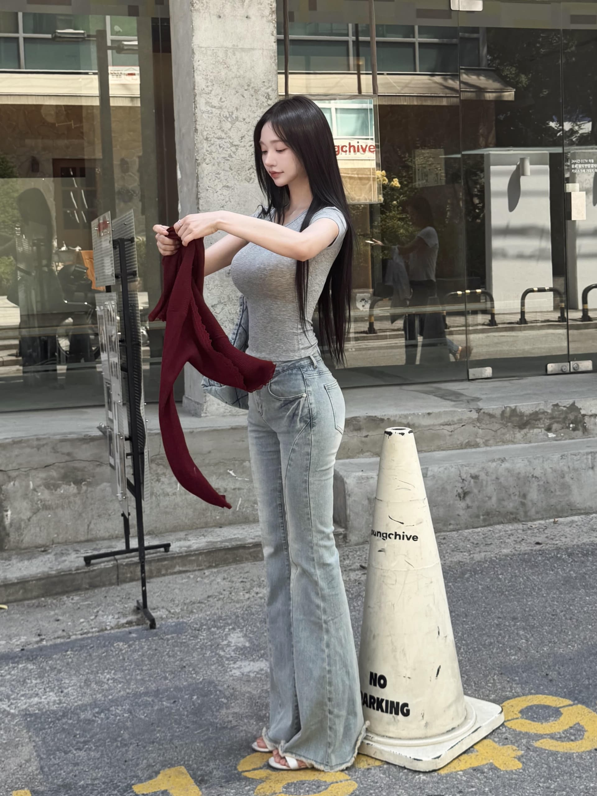 한국 스타일 아름다움 넓적 다리 신축성 부츠컷 하늘색 거친 가장자리 청바지 여성 슬림해 보이는 몸매 가꾸기 상세 이미지 14