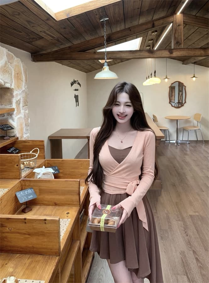 부드러운 분말 불규칙 치마 니트 슬립 여성 드레스 한 부서 스트랩 긴팔 오픈 가디건 상세 이미지 3