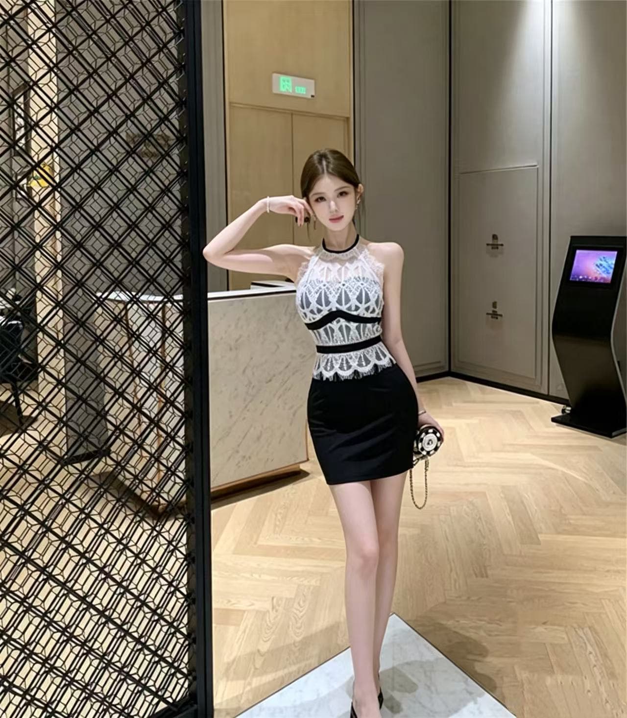 민소매 레이스 조각 점프 슈트 짧은 치마