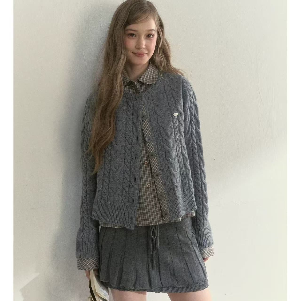가을 겨울 베이비 칼라 레이스업 니트 오픈 가디건 여성 꽃무늬 자수 부드러운 찹쌀 쇼트 스타일 스웨터 부드러운 바람 긴팔 외부 잡아라. 상세 이미지 5