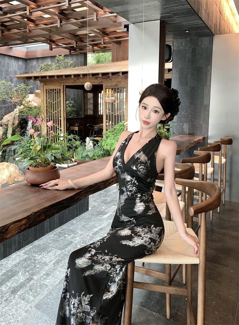 실사 여름 프랑스식 슬립 섹시함 V넥 검정색 다림질 금박 행침 목 백리스 허리 수축 슬림해 보이는 롱 코트 드레스 상세 이미지 7