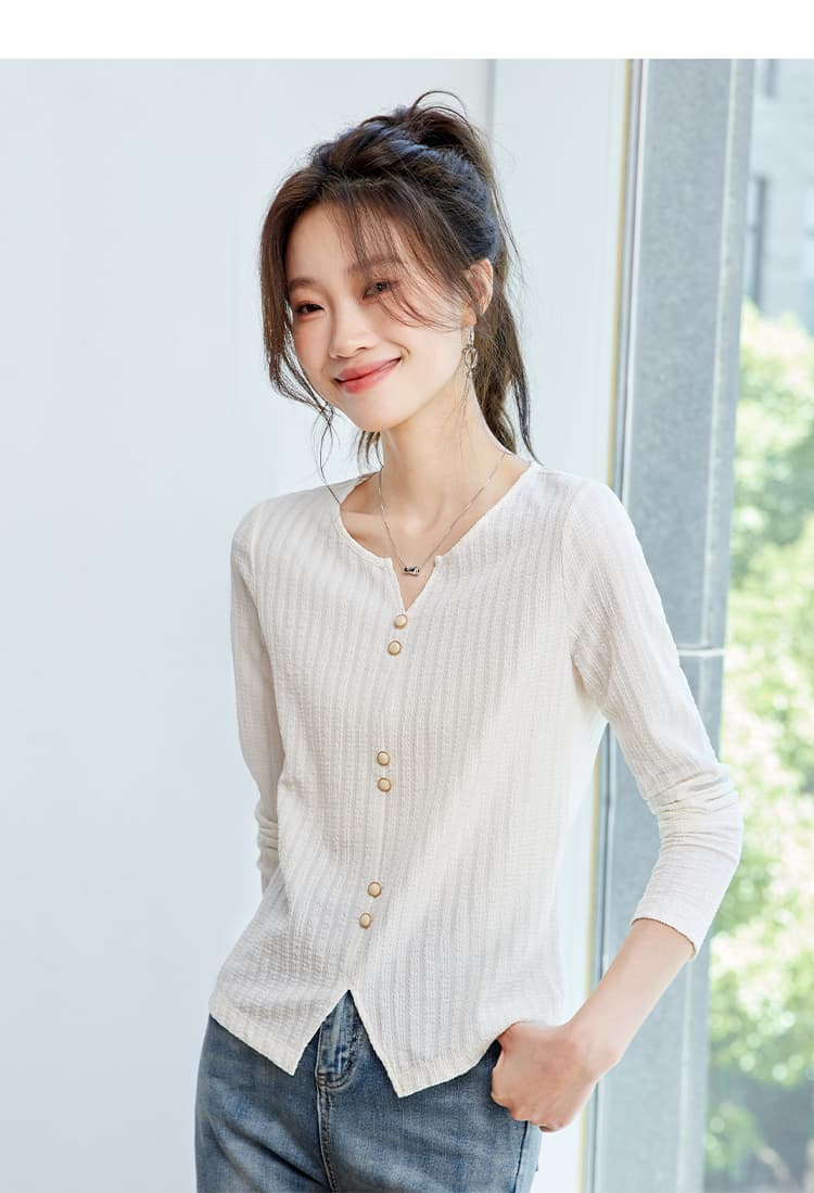 2026 가을 새로운 질감 센스 엠보싱 프랑스식 티셔츠 여성 디자인 센스 트임 긴팔 긍정적 인 어깨 의류 상세 이미지 14