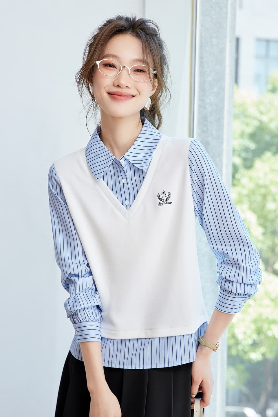 2026 가을 새로운 학원 스타일 페이크 레이어드 스트라이프 셔츠 칼라 후드티 여성 풀오버 캐주얼 슬림해 보이는 맨위 이미지 6