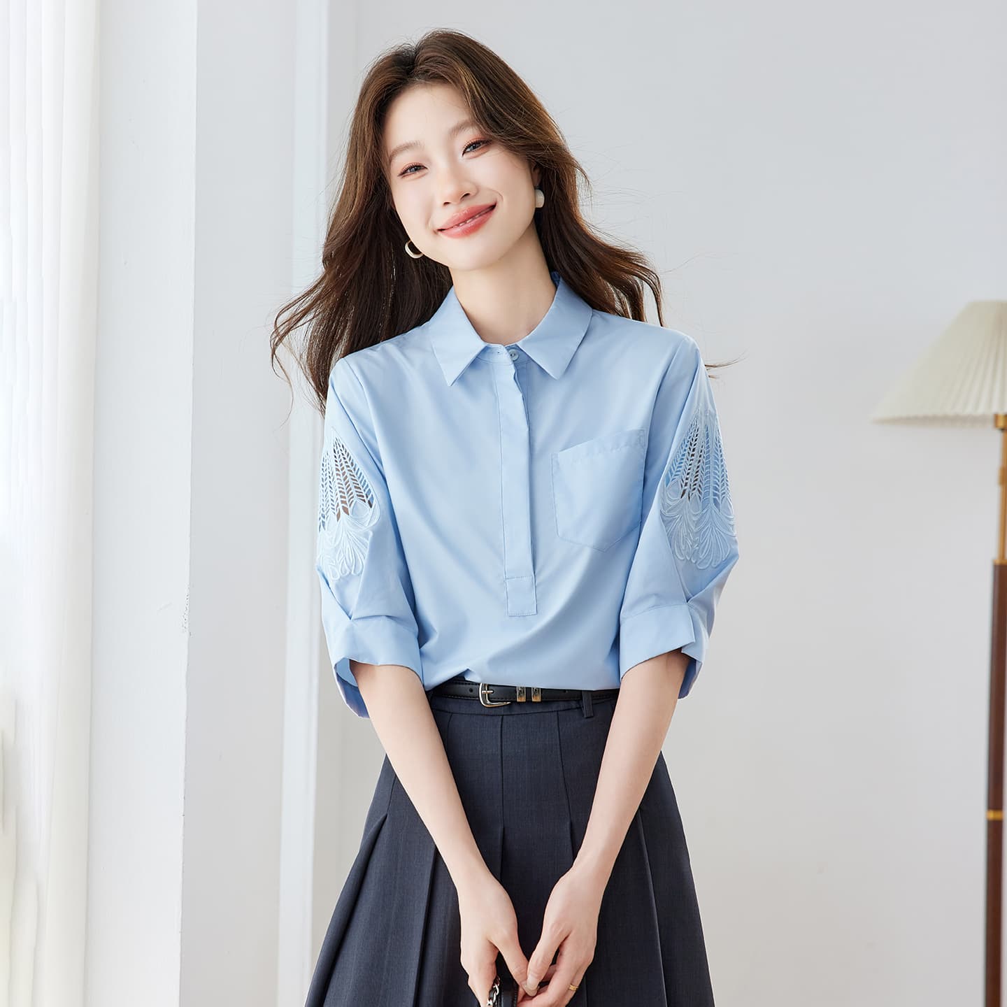 반팔 여성 셔츠 2026 새로운 여름 Chic 외국 가스 쉬폰 블라우스 맨위 프랑스식 패션 품격 셔츠 이미지 3