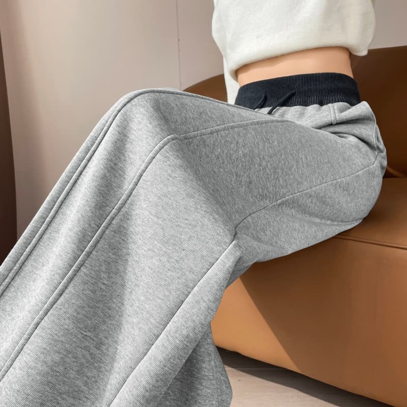 실사 2026 가을 새로운 양털 플리스 웨이 바지 루즈핏 보온 모통이 칼 바지 슬림해 보이는 바나나 바지 여성 이미지 2