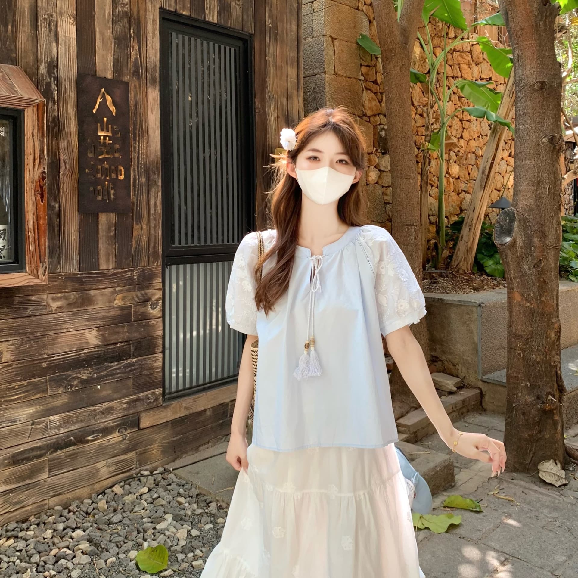 실사 정가 2026 여름 새로운 파란색 자수 여성 셔츠 술 레이스업 반팔 셔츠 반신 스커트 여성 이미지 5