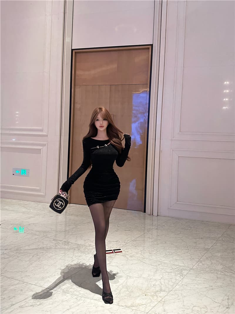 실사 레트로 섹시함 디자인 센스 홀로우 아웃 반짝임 전후 둘 착용 허리 수축 슬림해 보이는 타이트 스커트 여성 드레스 상세 이미지 12