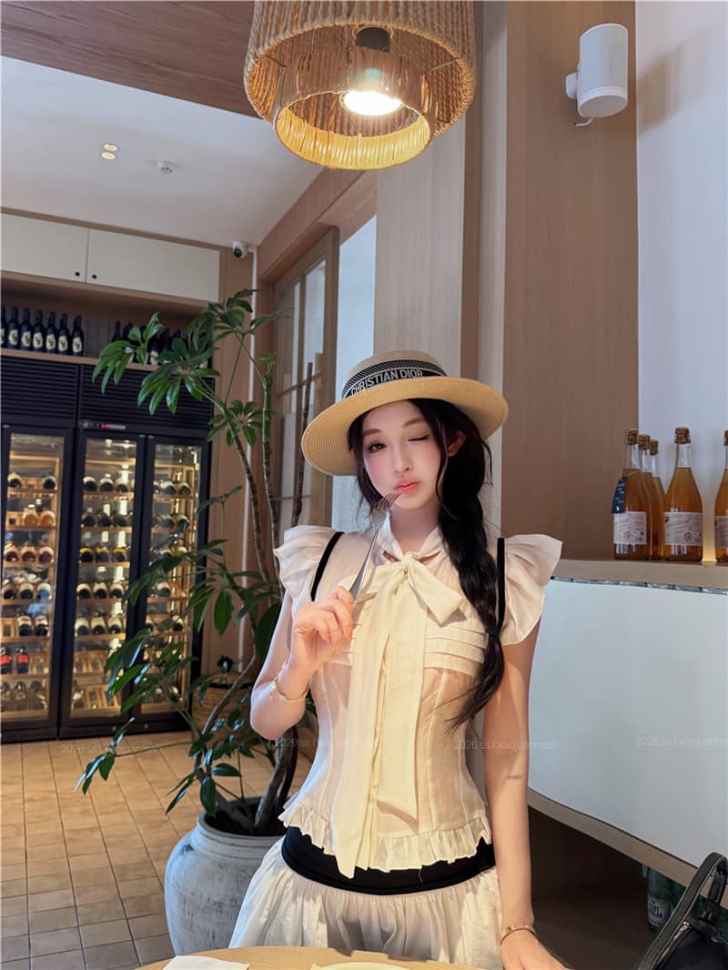 실사 여름 나비 넥타이 작은 날다 소매 셔츠 맨위 흑인과 백인 배색 와이드 허리 머리 반신 치마 세트 여성 상세 이미지 12