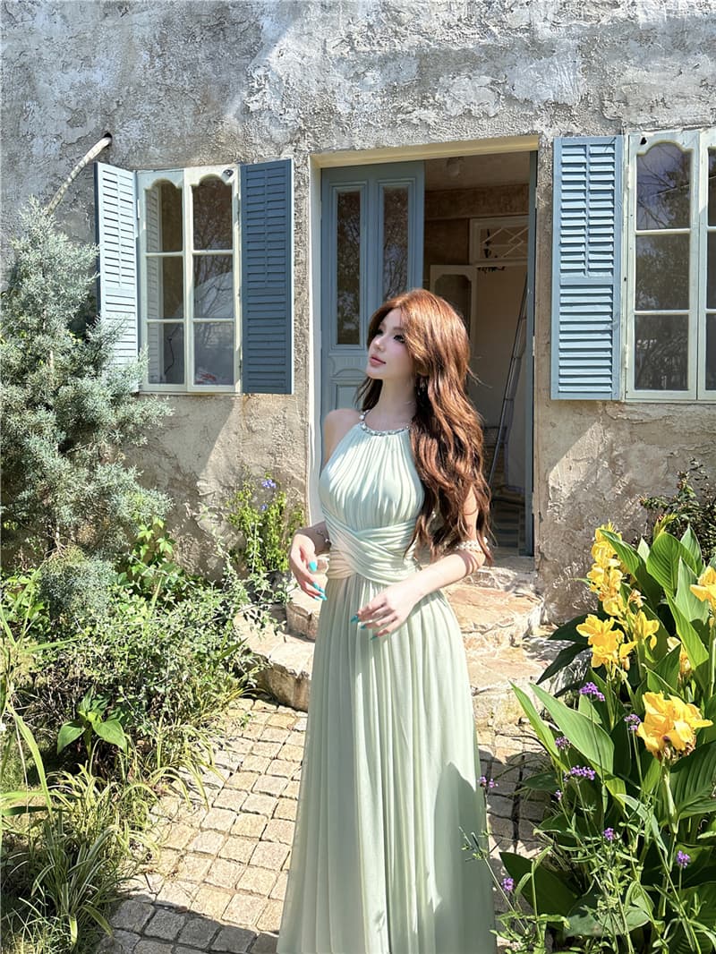 실사 여름 섹시함 행침 목 망사 펌프 Pleat 허리 수축 슬림해 보이는 백리스 드레스 못 체인 길이 치마 여성 상세 이미지 11