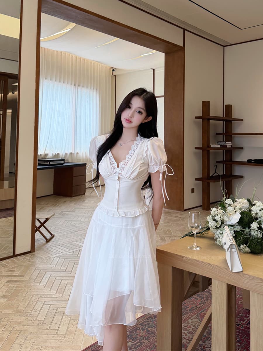 실사 여름 섹시함 V넥 거품 소매 뒤로 스트랩 슬림해 보이는 셔츠 불규칙 다용도 반신 치마 세트 여성