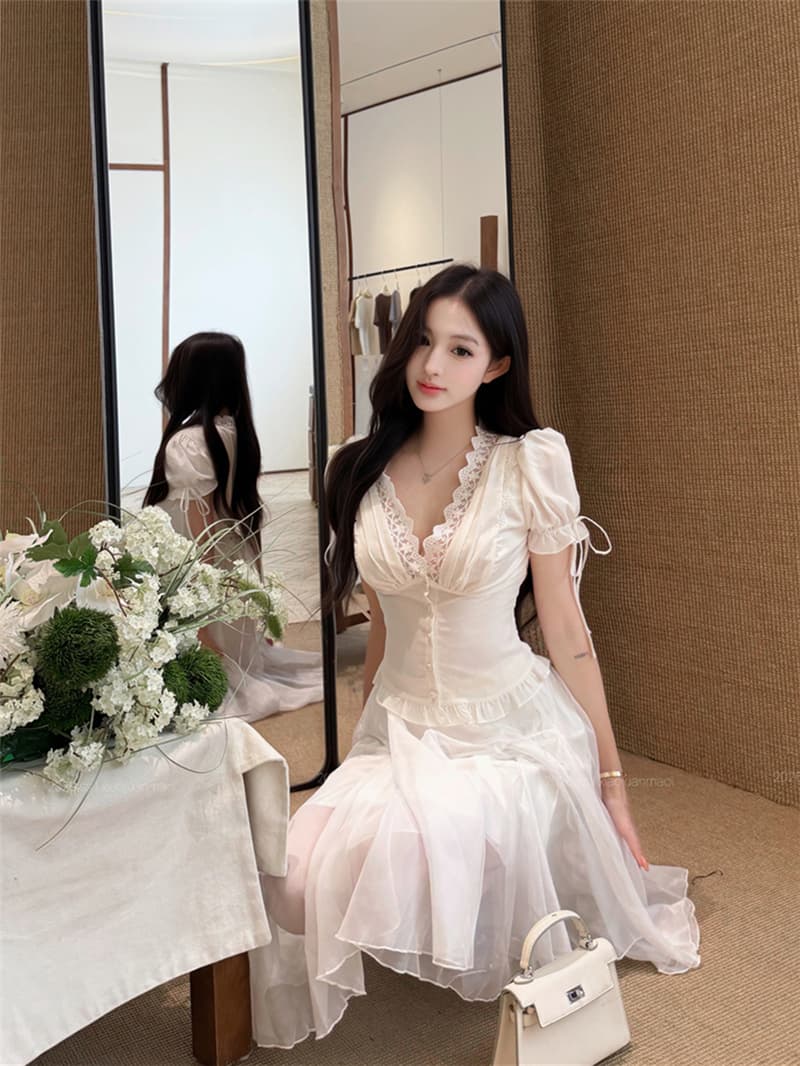 실사 여름 섹시함 V넥 거품 소매 뒤로 스트랩 슬림해 보이는 셔츠 불규칙 다용도 반신 치마 세트 여성 상세 이미지 3