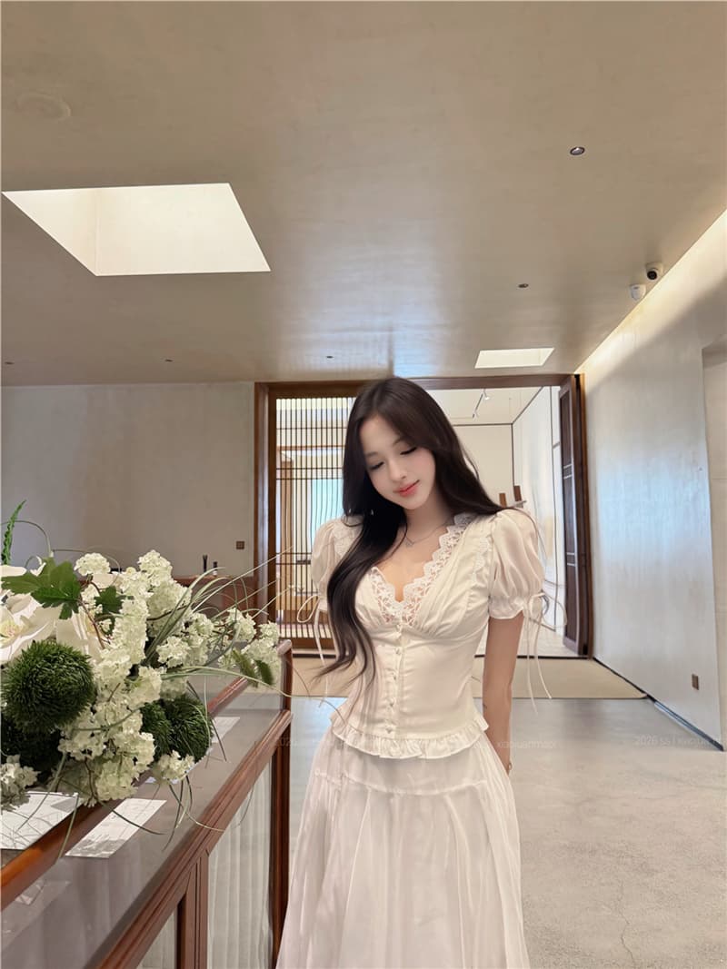 실사 여름 섹시함 V넥 거품 소매 뒤로 스트랩 슬림해 보이는 셔츠 불규칙 다용도 반신 치마 세트 여성 상세 이미지 10