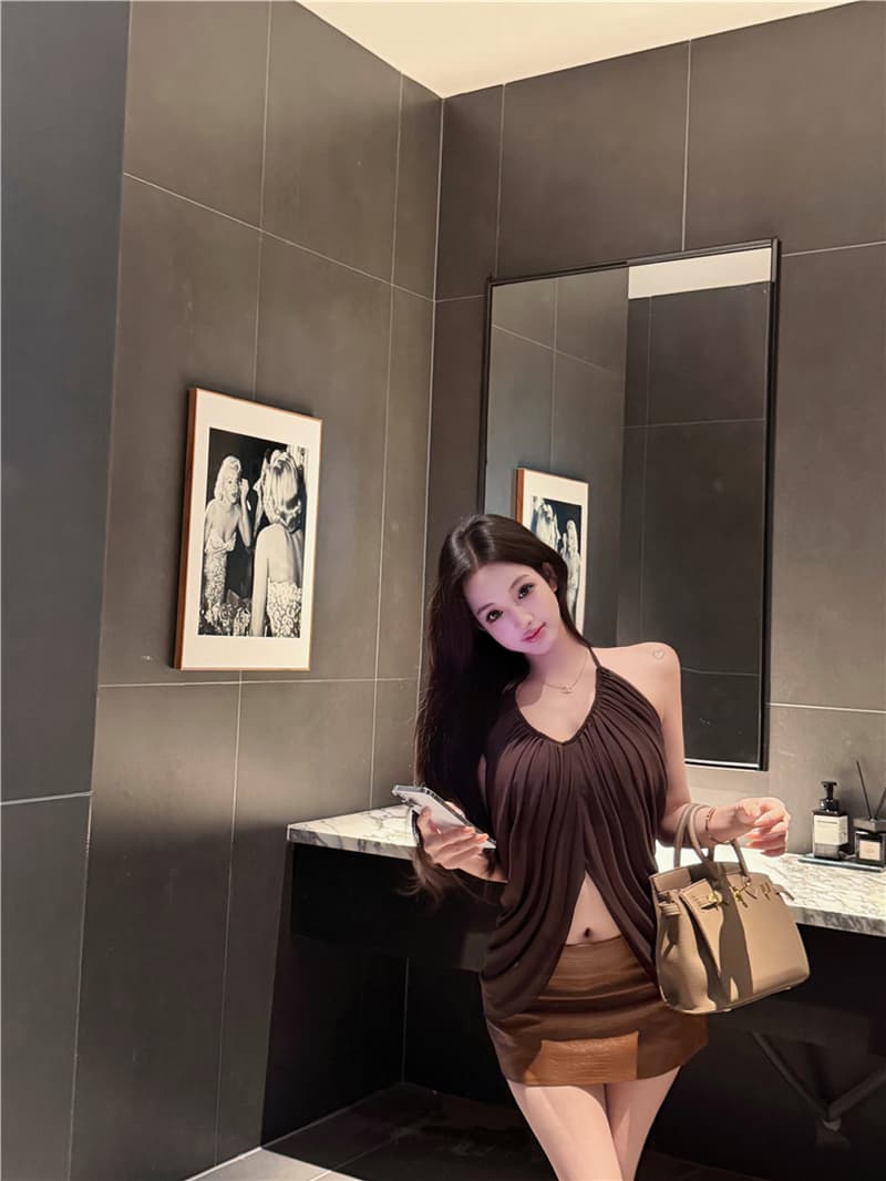 실사 여름 레트로 섹시함 핫걸 행침 목 펌프 Pleat 맨위 커피 색상 타이트 스커트 반신 치마바지 세트 여성 상세 이미지 6