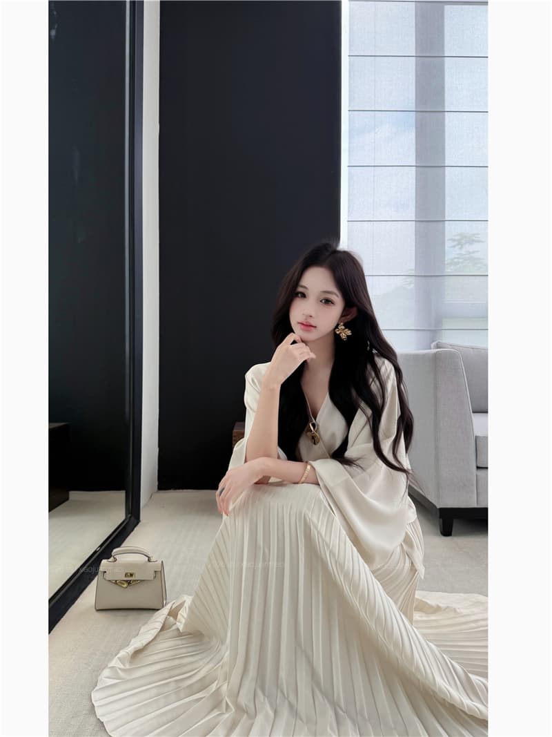 실사 여름 레트로 섹시함 V넥 허리 수축 슬림해 보이는 셔츠 맨위 하이웨이스트 플리츠 반신 스커트 롱 스커트 세트 여성 상세 이미지 14