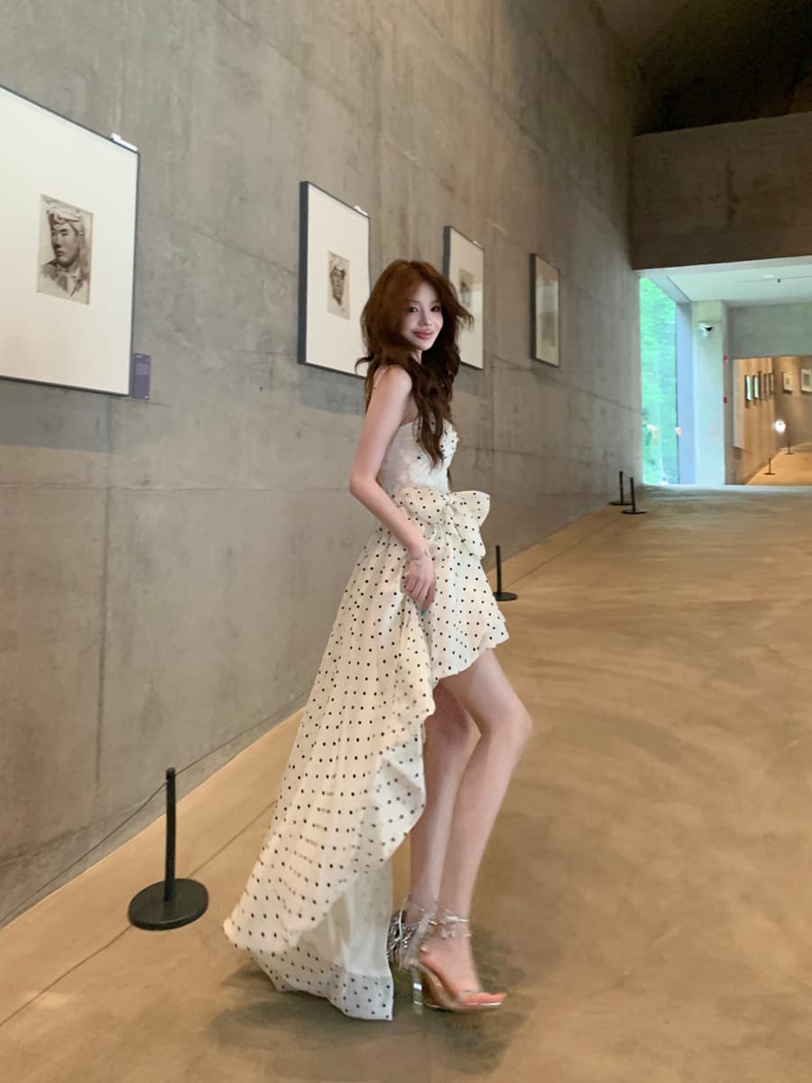 실사 여름 섹시함 품격 꼬집기 허리 레이스 조각 휴가 민소매 슬립 드레스 도트 무늬 끌기 꼬리 치마 여성 이미지 4