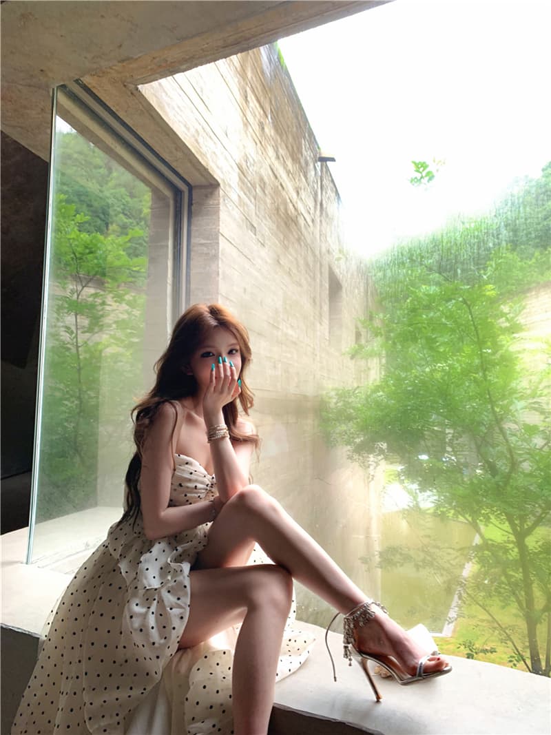 실사 여름 섹시함 품격 꼬집기 허리 레이스 조각 휴가 민소매 슬립 드레스 도트 무늬 끌기 꼬리 치마 여성 상세 이미지 8