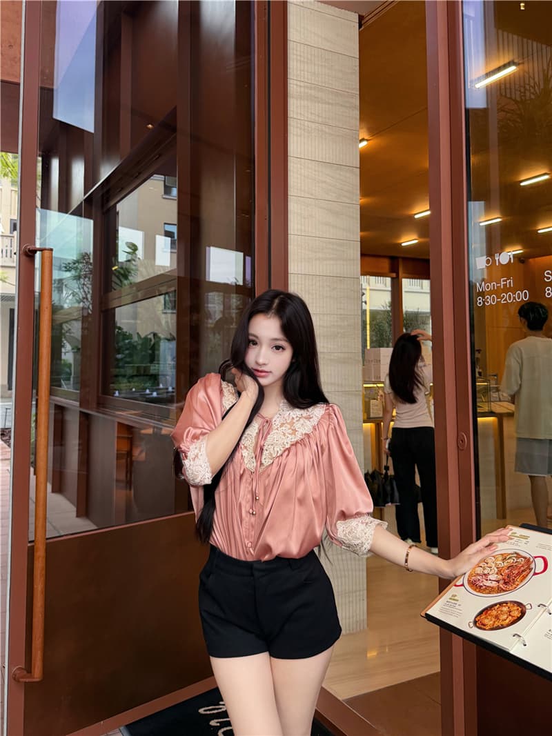 실사 여름 섹시함 V넥 자수 패치워크 새틴 여성 셔츠 상세 이미지 12