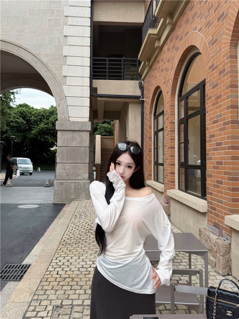 실사 이른 가을 레트로 섹시함 느긋한 비스듬한 어깨 긴팔 티셔츠 도루 센스 슬림해 보이는 반신 스커트 롱 스커트 세트 여성 상세 이미지 8
