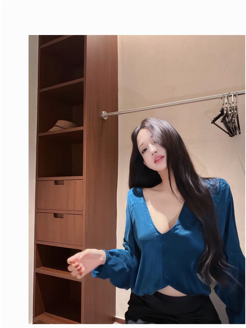 실사 이른 가을 레트로 섹시함 V넥 배트윙 소매 쇼트 스타일 맨위 여성 상세 이미지 10