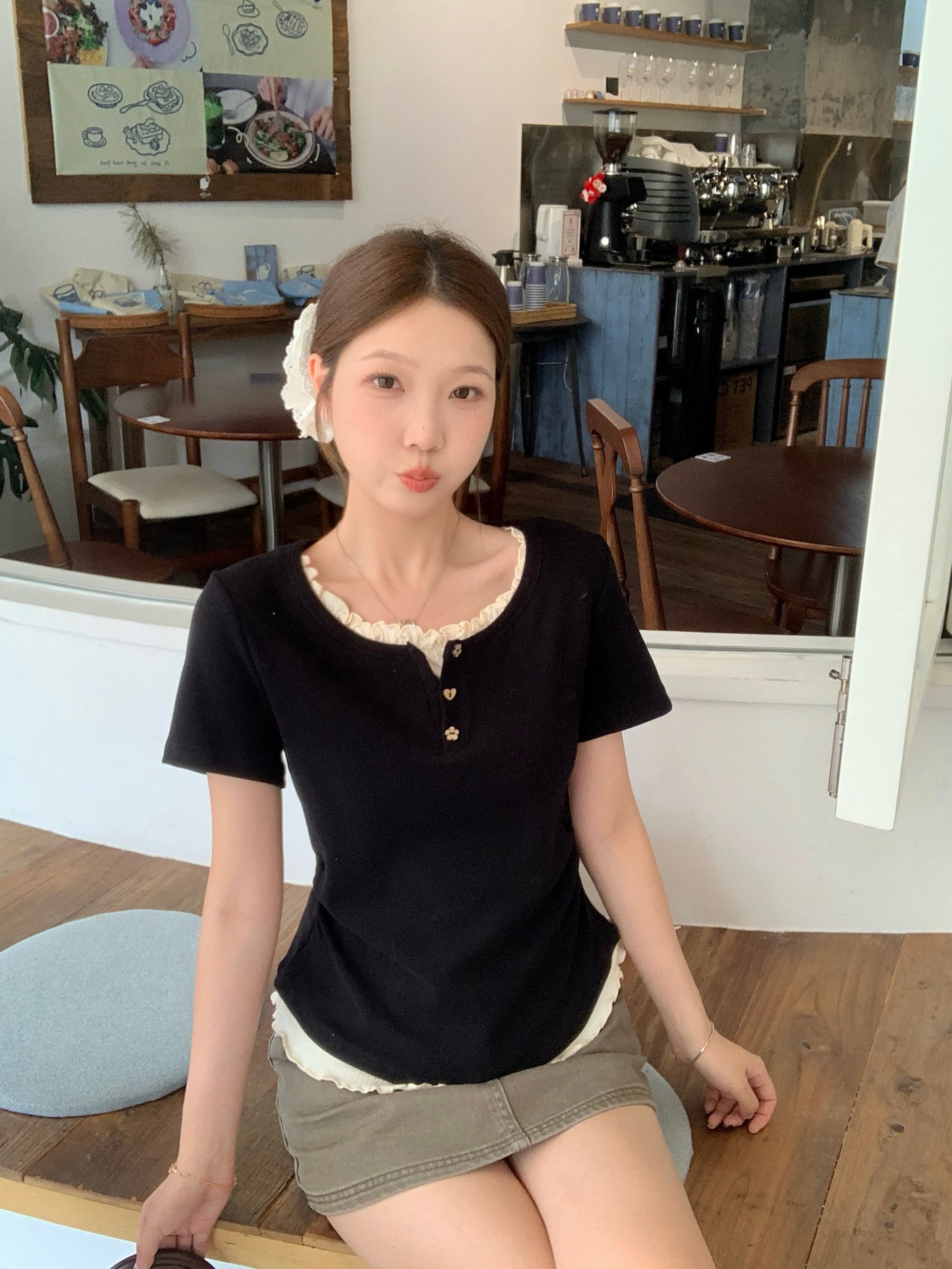 실사 빅 사이즈 검정색 페이크 레이어드 반팔 티셔츠 여성 여름 새로운 배색 패치워크 프릴 쇼트 스타일 맨위 8021 상세 이미지 4