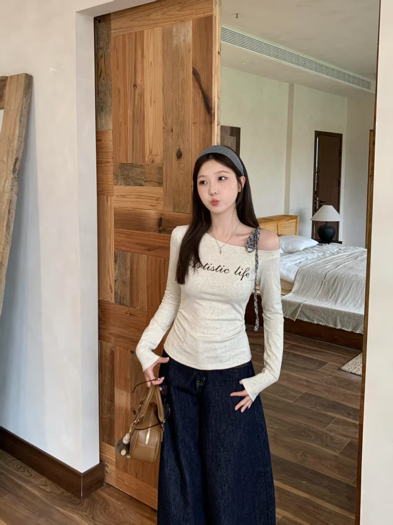 실사 빅 사이즈 비스듬한 어깨 체크무늬 스트랩 인사이드 가져 가라. 티셔츠 여성 가을 겨울 알파벳 프린트 새로운 긴팔 맨위 6063 상세 이미지 8