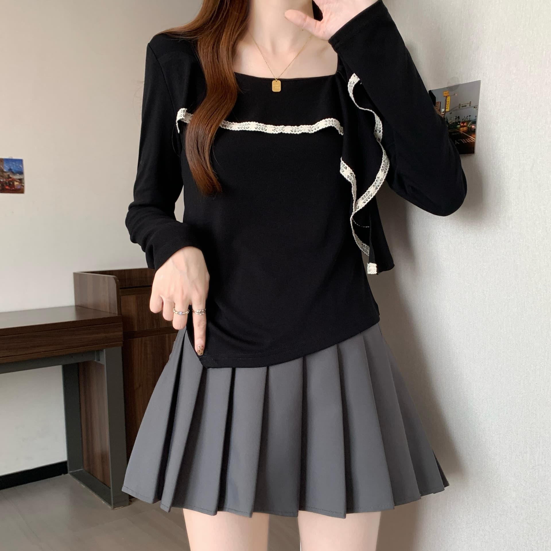 실사 빅 사이즈 검정색 광장 칼라 긴팔 티셔츠 여성 가을 새로운 디자인 센스 프릴 불규칙 맨위 6078 상세 이미지 4