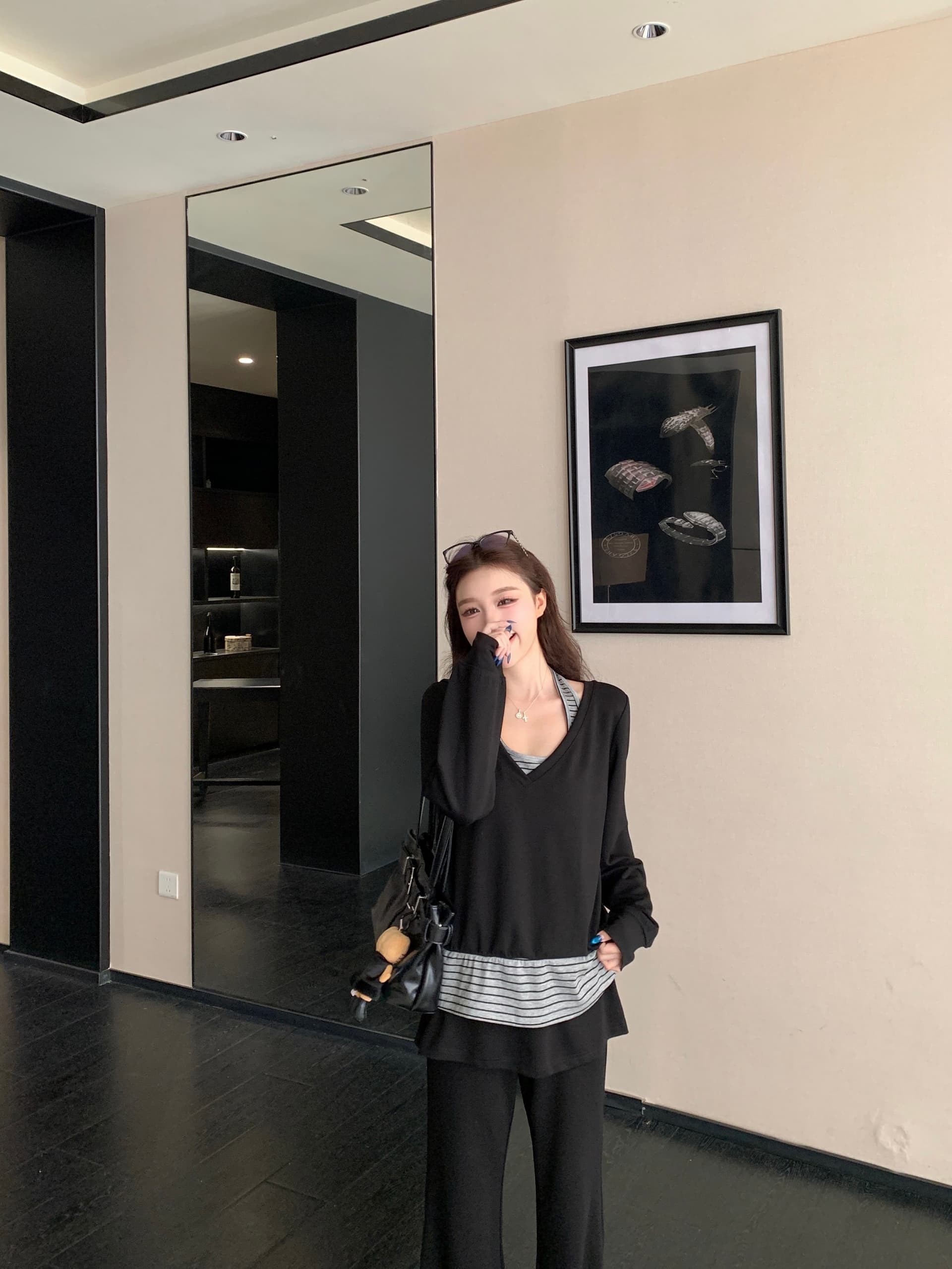 실사 빅 사이즈 페이크 레이어드 스트라이프 행침 목 캐주얼 세트 여성 슬림해 보이는 티셔츠 맨위 방귀 커튼 바지 투피스 세트 8059 상세 이미지 9