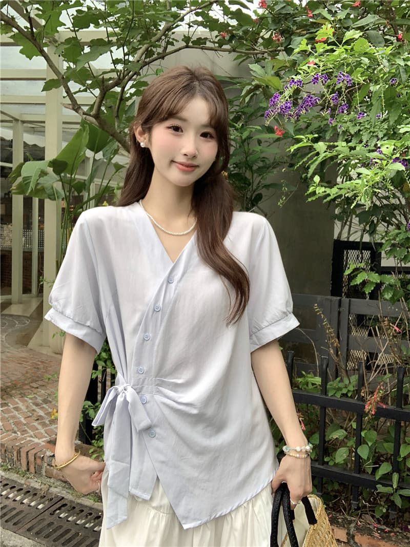 실사 정가 2026 여름 새로운 단색 V넥 긍정적 인 어깨 반팔 여성 셔츠 불규칙 스트랩 허리 수축 맨위 상세 이미지 7