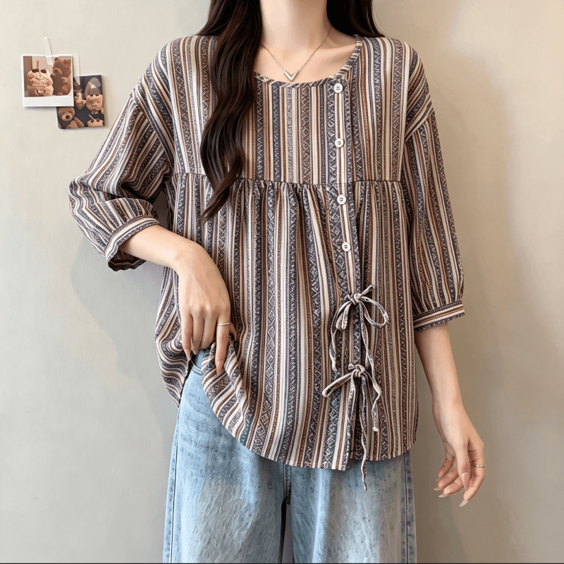 레트로 민족 스타일 레이스업 세로 줄무늬 라운드 넥 여성 셔츠 26 년 가을 새로운 5 점 소매 루즈핏 표지 고기 맨위 상세 이미지 6