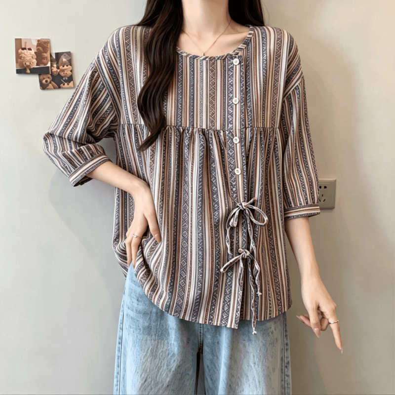 레트로 민족 스타일 레이스업 세로 줄무늬 라운드 넥 여성 셔츠 26 년 가을 새로운 5 점 소매 루즈핏 표지 고기 맨위 상세 이미지 7