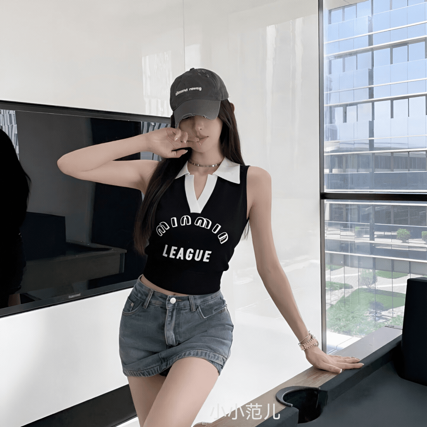 핫걸 바람 알파벳 프린트 폴로 칼라 조끼 여성 2026 여름 새로운 한국 스타일 몸매 가꾸기 화이트 민소매 쇼트 스타일 맨위 이미지 5