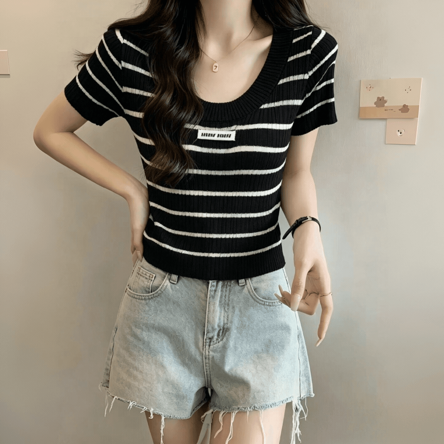 한 부서 u 칼라 스트라이프 마이크로 ~을 통해 홀로우 아웃 짧은 소매 위버 고급 센스 몸매 가꾸기 슬림해 보이는 라운드 넥 품격 긍정적 인 어깨 티셔츠 상세 이미지 2