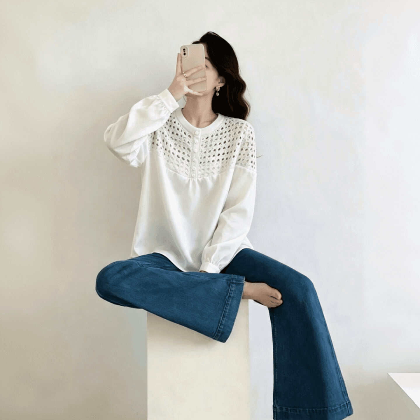 실사 프랑스식 루즈핏 캐주얼 빛 요리 한 바람 화이트 패치워크 여성 셔츠 2026 년 가을 새로운 고유 한 절묘한 작은 상세 이미지 5