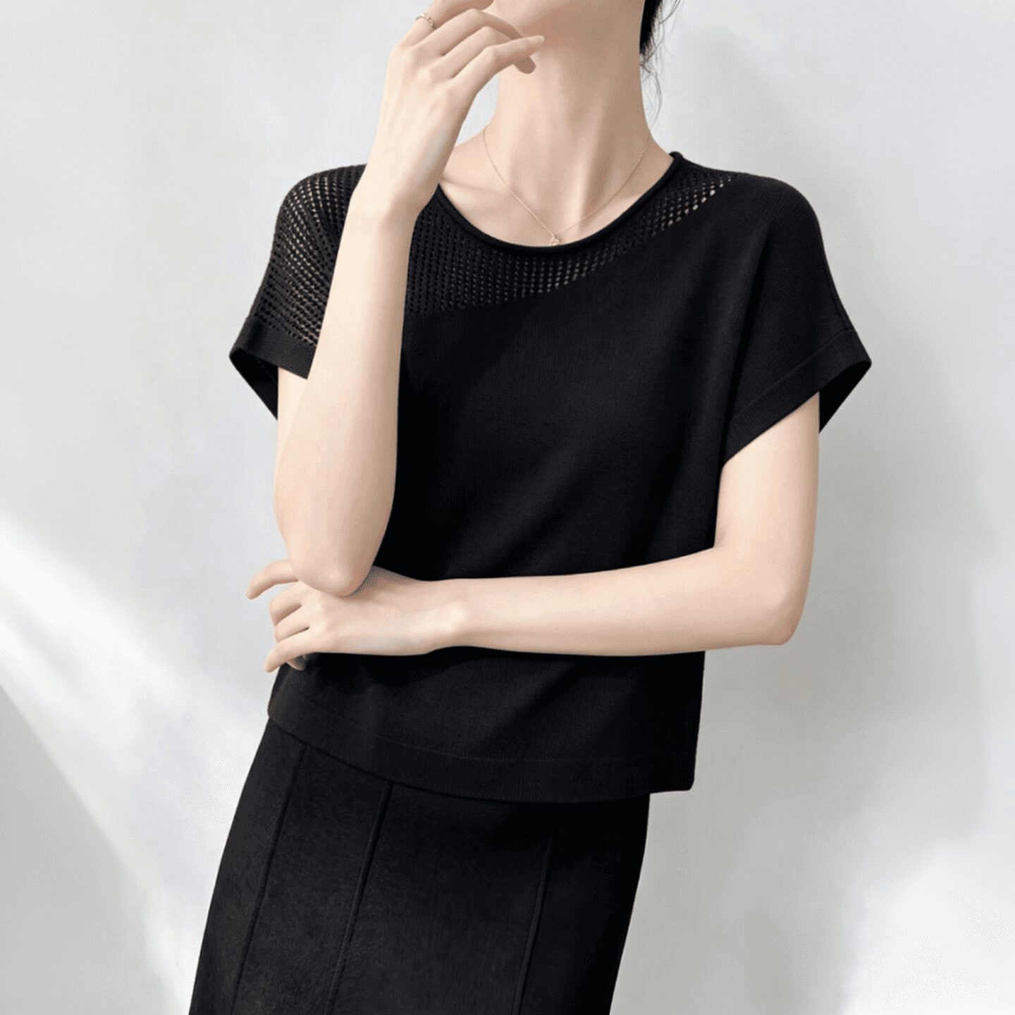 작은 대중 아니요 명중 섹션 홀로우 아웃 반팔 니트 스웨터 여성 2026 년 새로운 여름 고유 한 아름다운 얇은 스타일 맨위 이미지 3