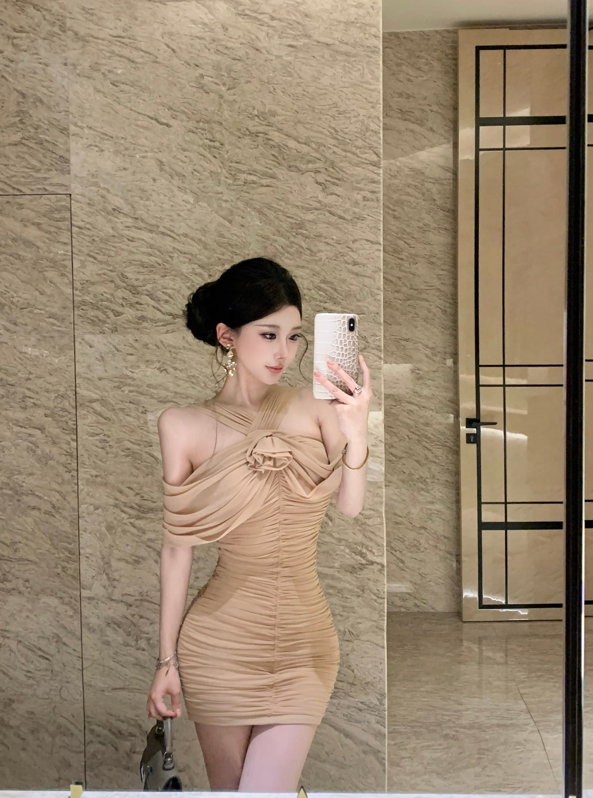 실사 정가 순수한 욕망 섹시함 꽃 주름 타이트 스커트 여름 품격 몸매 가꾸기 슬림해 보이는 망사 치마 여성 상세 이미지 3