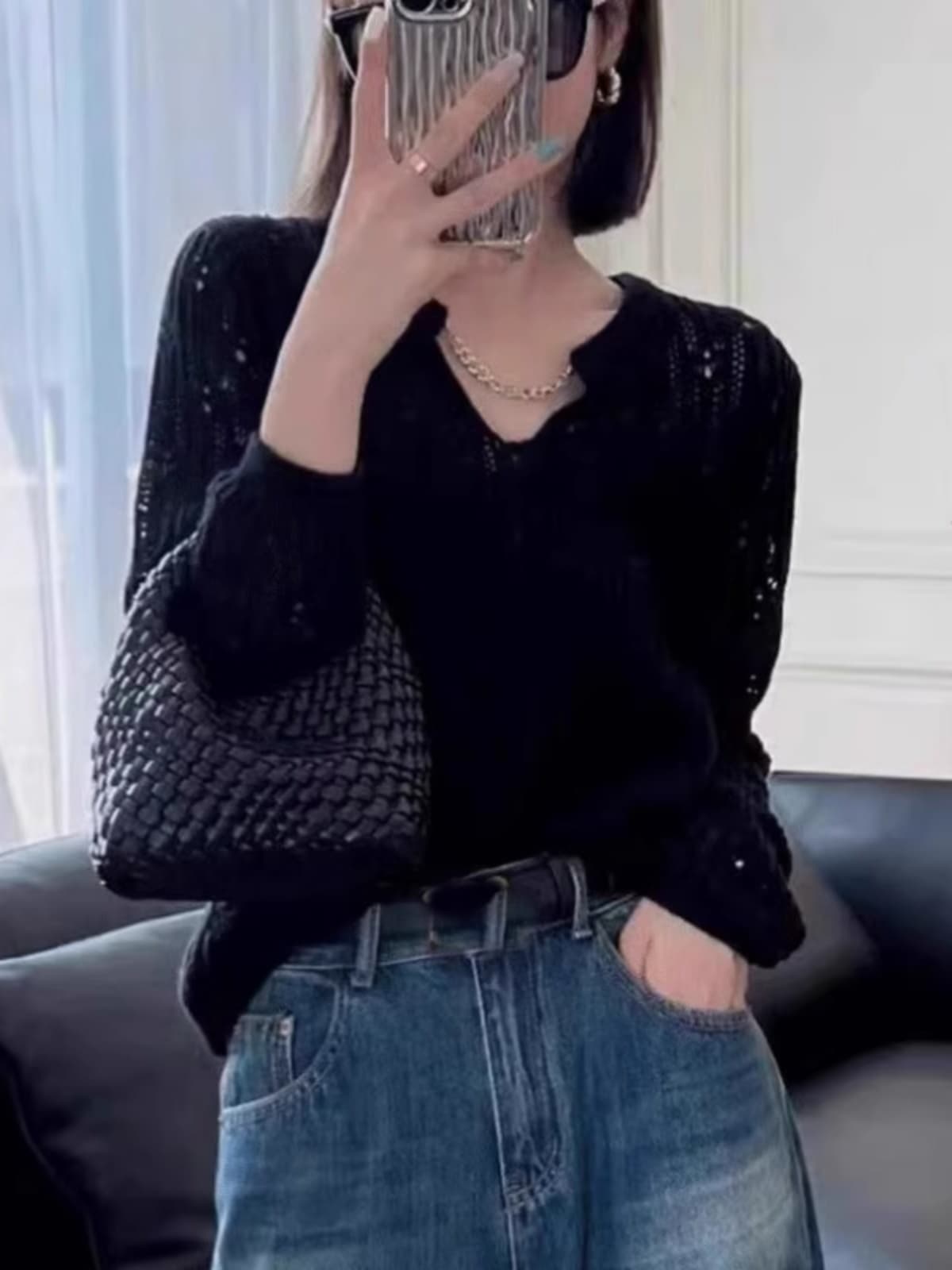 단색 홀로우 아웃 V넥 루즈핏 느긋한 바람 가을 새로운 맨위 여성 풀오버 인터넷 유명인 디자인 센스 니트 스웨터 외출용 상세 이미지 3